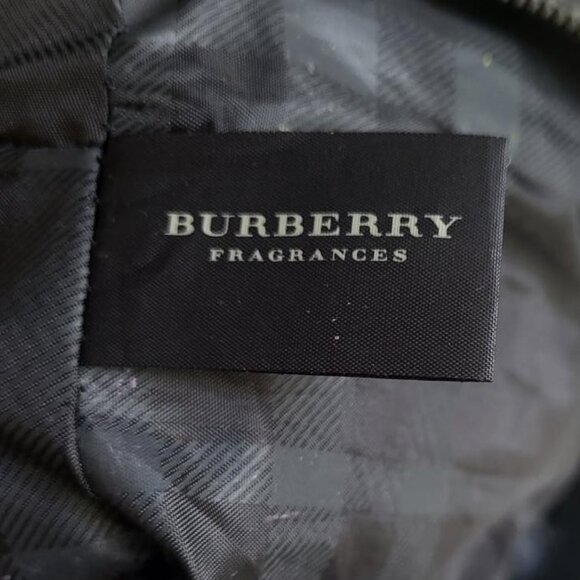 Burberry Fragrance Shaving Bag - Picture 11 of 11